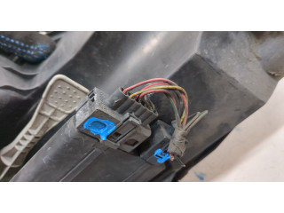 Фара передняя Mitsubishi Colt 2002-2012 правая