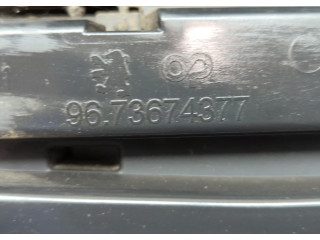 Бампер  Peugeot 5008 2009-2016 передний   