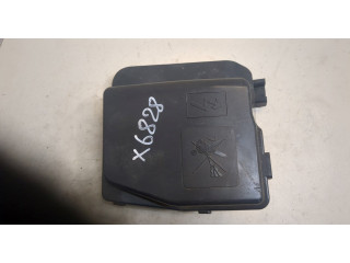 Крышка блока предохранителей  Dacia Sandero 2013-2020      243825499R   