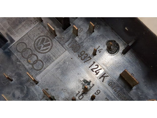 Блок предохранителей Skoda Octavia (A5) 2004-2013 1K0937124K