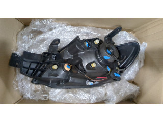 Фара передняя Mitsubishi Outlander 2003-2009 правая