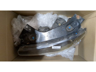 Фара передняя Volkswagen Scirocco 2008- левая