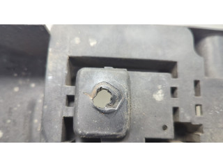 Крышка блока предохранителей  Chevrolet Tahoe 2006-2014         