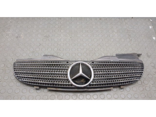 Решетка радиатора  Mercedes SLK R170 1996-2004          