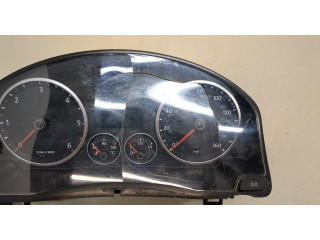 Панель приборов  Volkswagen Tiguan 2007-2011            