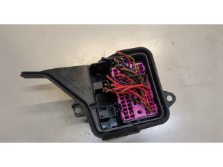 Блок предохранителей  Volkswagen Transporter 5 2003-2009           2.5