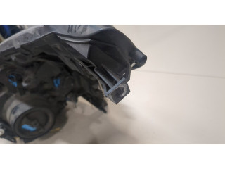 Фара передняя  Renault Trafic 2014-2021 правая 