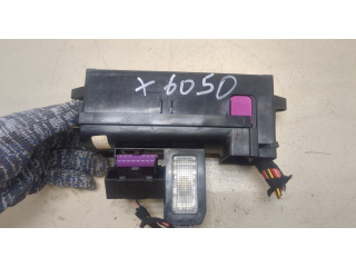 Блок предохранителей  Volkswagen Golf Plus         