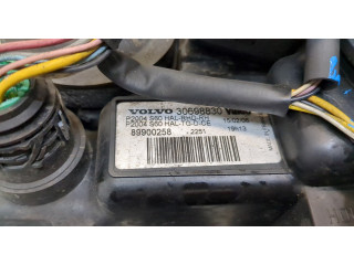 Фара передняя  Volvo S60 2000-2009 правая 