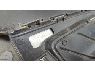 Решетка радиатора  Chevrolet Equinox 2017-2024          84150736