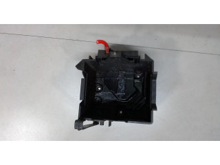 Крышка блока предохранителей  Ford Fusion 2002-2012      2s6t14a076aa    1.6