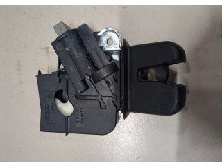 Zámek zadních dveří      