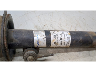 Стойка амортизатора Volkswagen Golf 4 1997-2005 1J0413031S