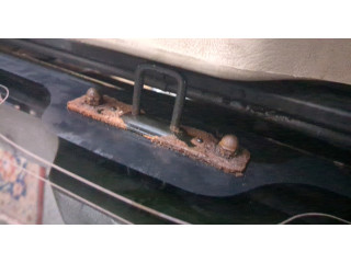 Замок багажника  Cadillac Escalade 2 2001-2006       