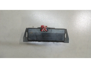 Pojistková skříňka Tesla S