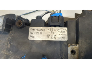 Фара передняя  Chrysler Voyager 2001-2007 левая 