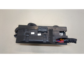 Блок предохранителей  Volvo XC40      31473884   