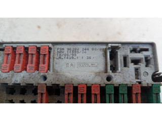 Блок предохранителей  Peugeot 406 1999-2004         