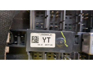 Блок предохранителей  Chevrolet Tahoe 2006-2014      15925043   