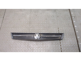 Решетка радиатора  Chevrolet Trax 2016-2022          42615979