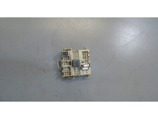 Блок предохранителей  Cadillac Escalade 2 2000-2006      156958   2  6