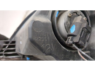 Фара передняя Mazda 3 (BK) 2003-2009 правая