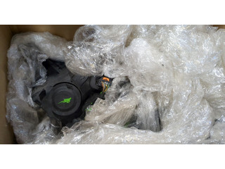 Фара передняя  Peugeot 208 правая 