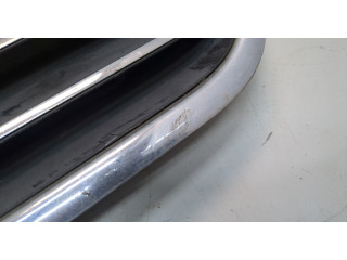 Решетка радиатора  Volkswagen Passat 5 2000-2005          