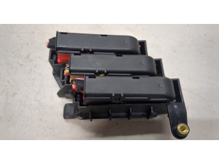 Блок предохранителей  Audi A6 (C6) 2005-2011         