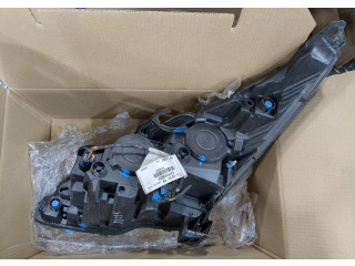 Фара передняя  Peugeot 5008 2009-2016 правая 