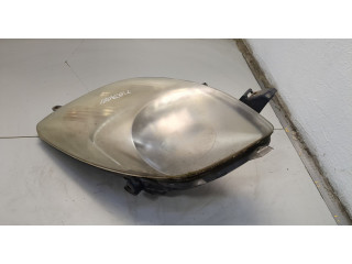 Фара передняя  Toyota Yaris 2005-2011 правая 