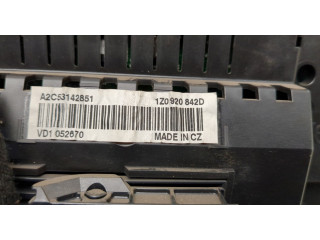 Панель приборов Skoda Octavia (A5) 2004-2013