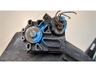 Фара передняя Mitsubishi Pajero / Montero 2000-2006 правая