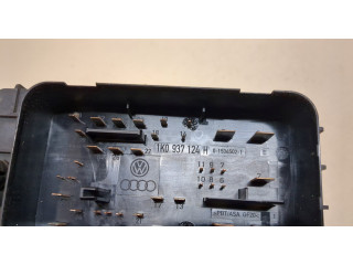 Блок предохранителей Volkswagen Golf 5 2003-2009 1K0937124H