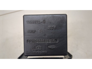 Блок реле  Ford Fusion 2002-2012         