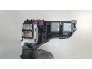 Блок реле  Toyota Avensis 2 2003-2008           2.2