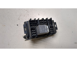 Блок предохранителей  Chevrolet Tahoe 1999-2006      15770994   