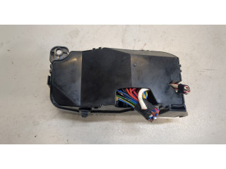 Блок предохранителей Mitsubishi Lancer 6 1996-2003