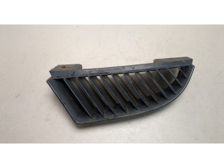 Решетка радиатора Mitsubishi Colt 2002-2012 MN127773
