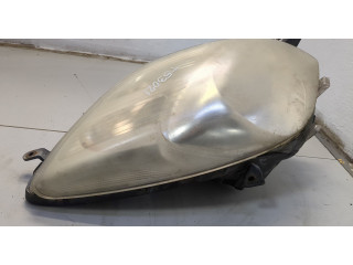 Фара передняя  Toyota Yaris 2005-2011 правая 