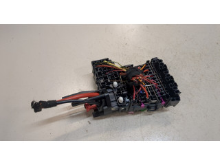 Блок предохранителей  Volkswagen Golf 7 2012-2017           