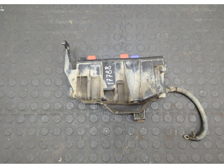 Блок предохранителей  Toyota Tundra 2000-2006      827410C010   