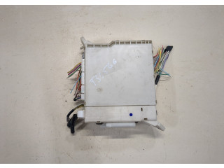 Блок предохранителей  Lexus IS 2005-2013      827053050    2.2