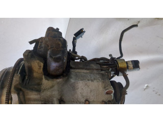 Клапанная крышка двигателя ДВС  Nissan Pathfinder 2004-2014 4.0     