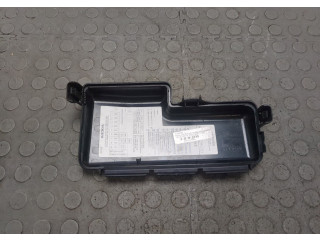 Крышка блока предохранителей Volvo XC70 2000-2007 30728133