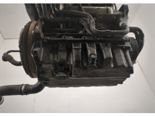 Форсунка топливная  Volkswagen Touran 2006-2010    038130073BN     