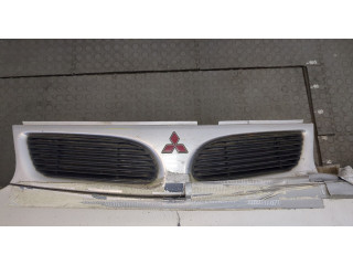 Бампер  Mitsubishi Carisma передний   