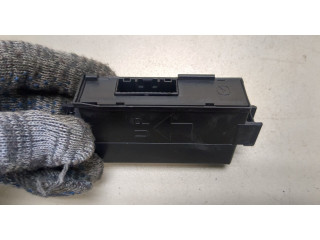 Блок комфорта  Mazda 6 (GJ) 2018-      KD45675U103  