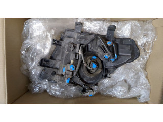 Фара передняя Nissan Pathfinder 2004-2014 правая