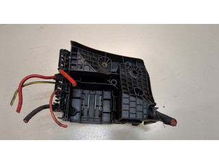 Блок предохранителей Volkswagen Caddy 2004-2010